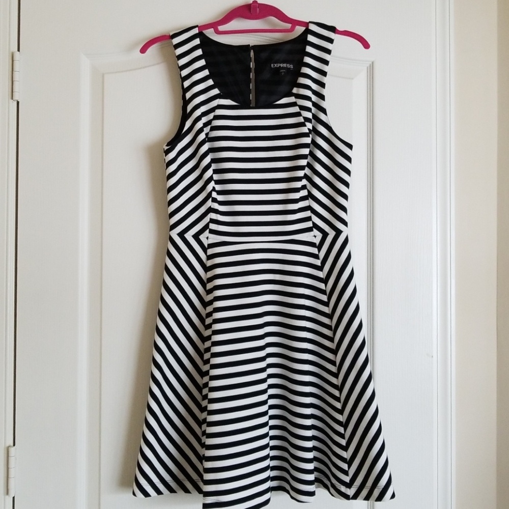 Express dress size small